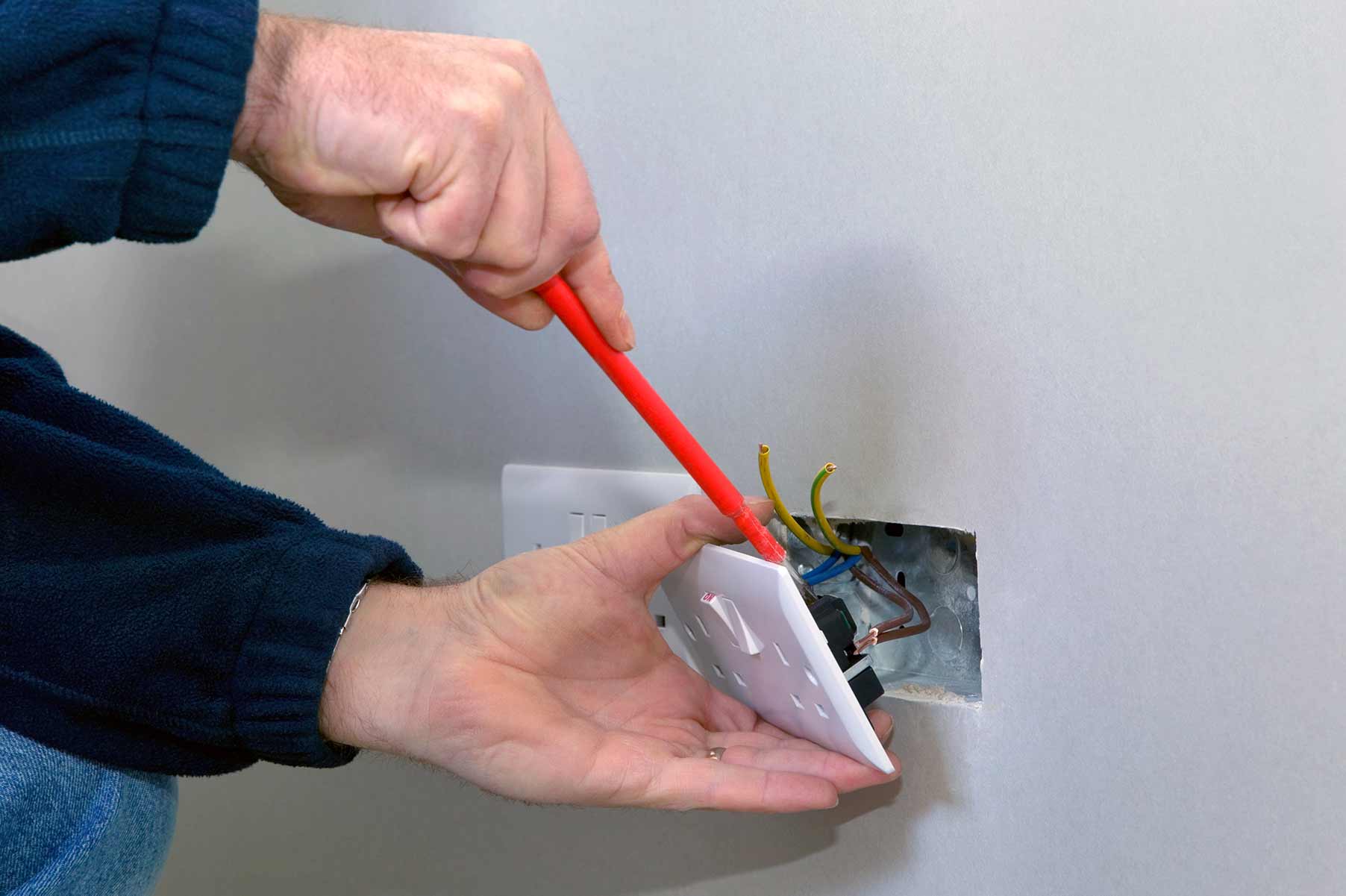 Our electricians can install plug sockets for domestic and commercial proeprties in Spelthorne and the local area. 